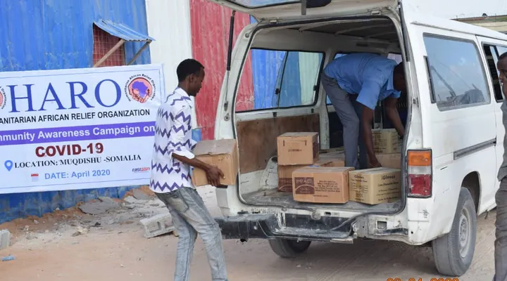 HARO workers unload medical supplies during the COVID-19 campaign in Mogadishu, 2020