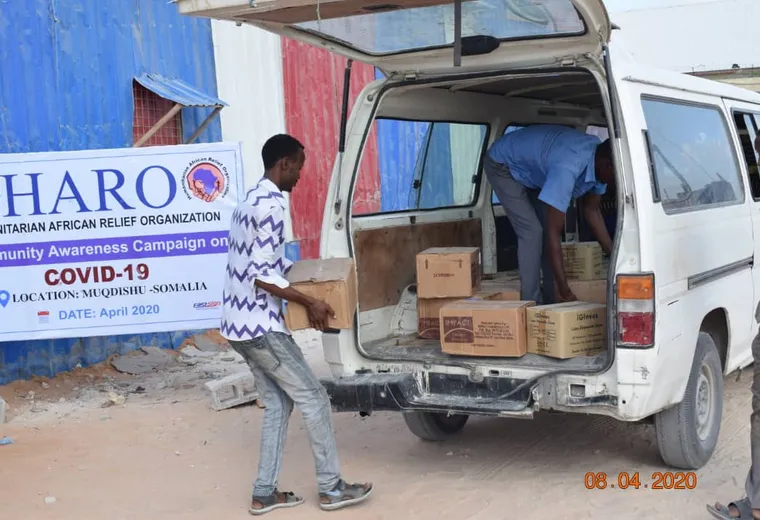 HARO workers unload medical supplies during the COVID-19 campaign in Mogadishu, 2020